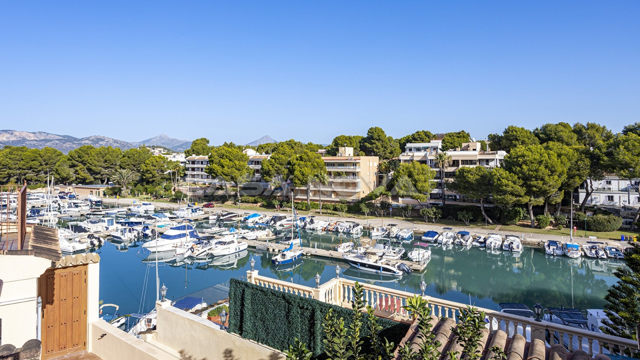 Duplex- Ergeschossapartment in 1. Meereslinie direkt am Yachthafen