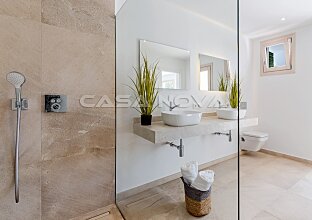 Ref. 2503674 | Imposante Villa mit elegantem Design und Teil- Meerblick