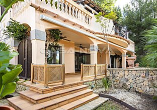 Ref. 2503676 | Mediterrane Villa in exklusiver Anlage mit Teilmeerblick 