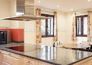 Ref. 2503676 | Mediterrane Villa in exklusiver Anlage mit Teilmeerblick 