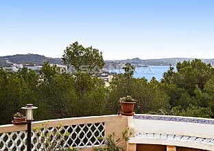 Ref. 2203683 | Atractiva villa con vistas al mar en una zona tranquila