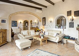 Ref. 2203683 | Atractiva villa con vistas al mar en una zona tranquila
