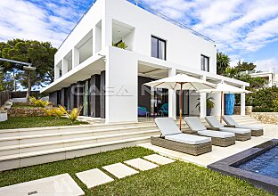 Ref. 2503694 | Exklusive Luxusvilla mit Meerblick