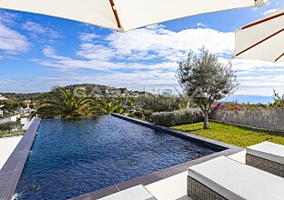 Ref. 2503694 | Exklusive Luxusvilla mit Meerblick