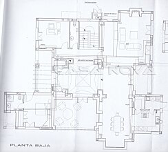 Ref. 2403633 | Imposante Villa in nobler Wohngegend