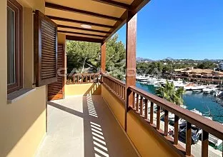 Ref. 1203714 | Refurbished penthouse directly at the marina Club Nautico