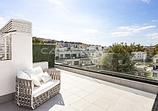 Ref. 1303716 | Neubau: Elegantes Penthaus mit privater Dachterrasse und privatem Pool