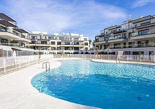 Ref. 1303716 | Neubau: Elegantes Penthaus mit privater Dachterrasse und privatem Pool
