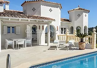 Ref. 2403715 | Charmante Villa in traumhafter Lage 