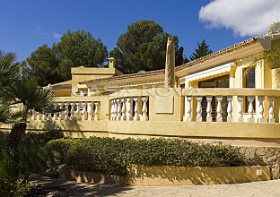Ref. 2303719 | Charmante Luxus Villa in begehrter Wohngegend