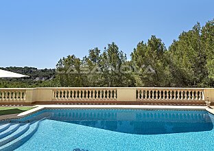 Ref. 2551594 | Wunderschöne Panoramablick Villa mit Pool in privilegierter Wohnlage