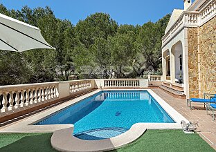 Ref. 2551594 | Wunderschöne Panoramablick Villa mit Pool in privilegierter Wohnlage