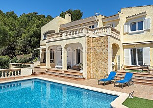Ref. 2551594 | Wunderschöne Panoramablick Villa mit Pool in privilegierter Wohnlage