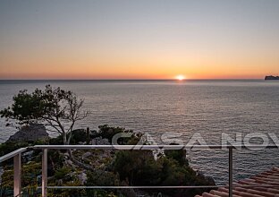 Ref. 2503511 | Idyllic villa with typical island flair in 1st sea line 