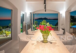 Ref. 2503511 | Idyllic villa with typical island flair in 1st sea line 