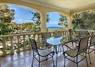 Ref. 2503728 | Unique villa with lots of potential in a good location 