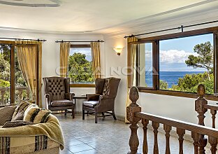 Ref. 2503728 | Unique villa with lots of potential in a good location 