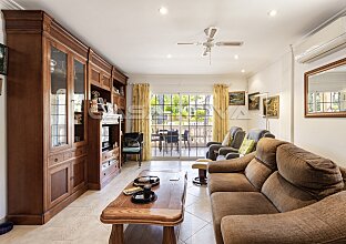 Ref. 2303731 | Villa im mediterranen Stil  mit Ausbau- und Modernisierungspotenzial 
