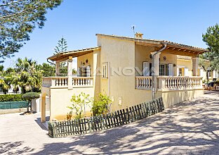Ref. 2303731 | Villa im mediterranen Stil  mit Ausbau- und Modernisierungspotenzial 
