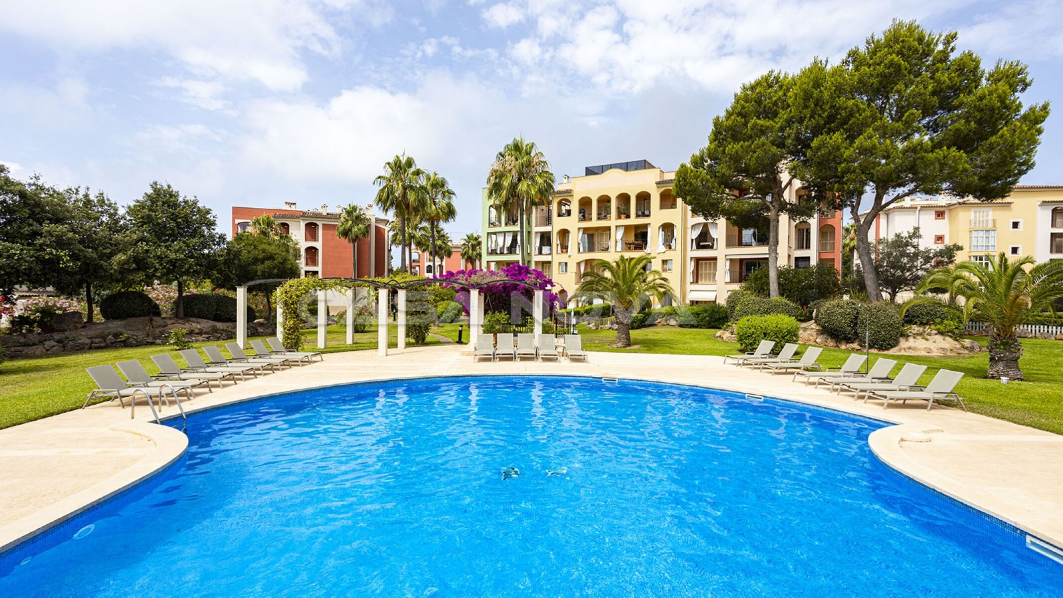 Encantador piso en planta baja en un cuidado complejo directamente en el campo de golf de Santa Ponsa