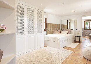 Ref. 2503786 | Exclusive Mediterranean-style villa with guest apartment in top location
