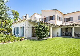 Ref. 2503786 | Exclusive Mediterranean-style villa with guest apartment in top location