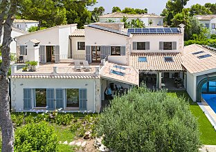 Ref. 2503786 | Exclusive Mediterranean-style villa with guest apartment in top location