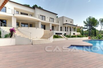 Imposing property Mallorca directly at the golf course