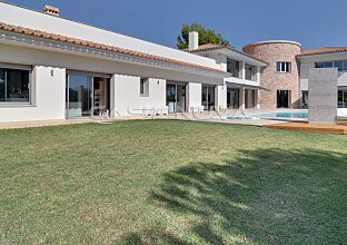 Modern villa with fantastic panoramic view and south orientation